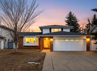 10524 31st Ave NW, Edmonton, AB T6J 2Y3
