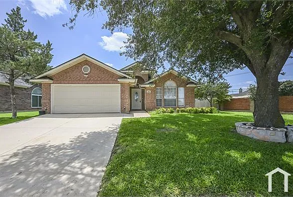 700 N Emma Dr — Photo 2