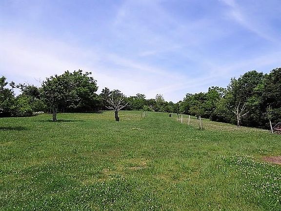 4th image of 18183 Highway 7