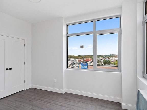 3rd image of 86-15 Rockaway Blvd #4B