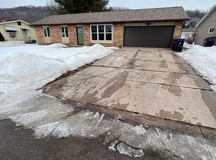 720 Hanson Ct, Onalaska, WI 54650