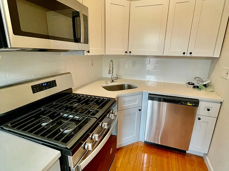 1917 Spring Garden St #5 — Photo 6