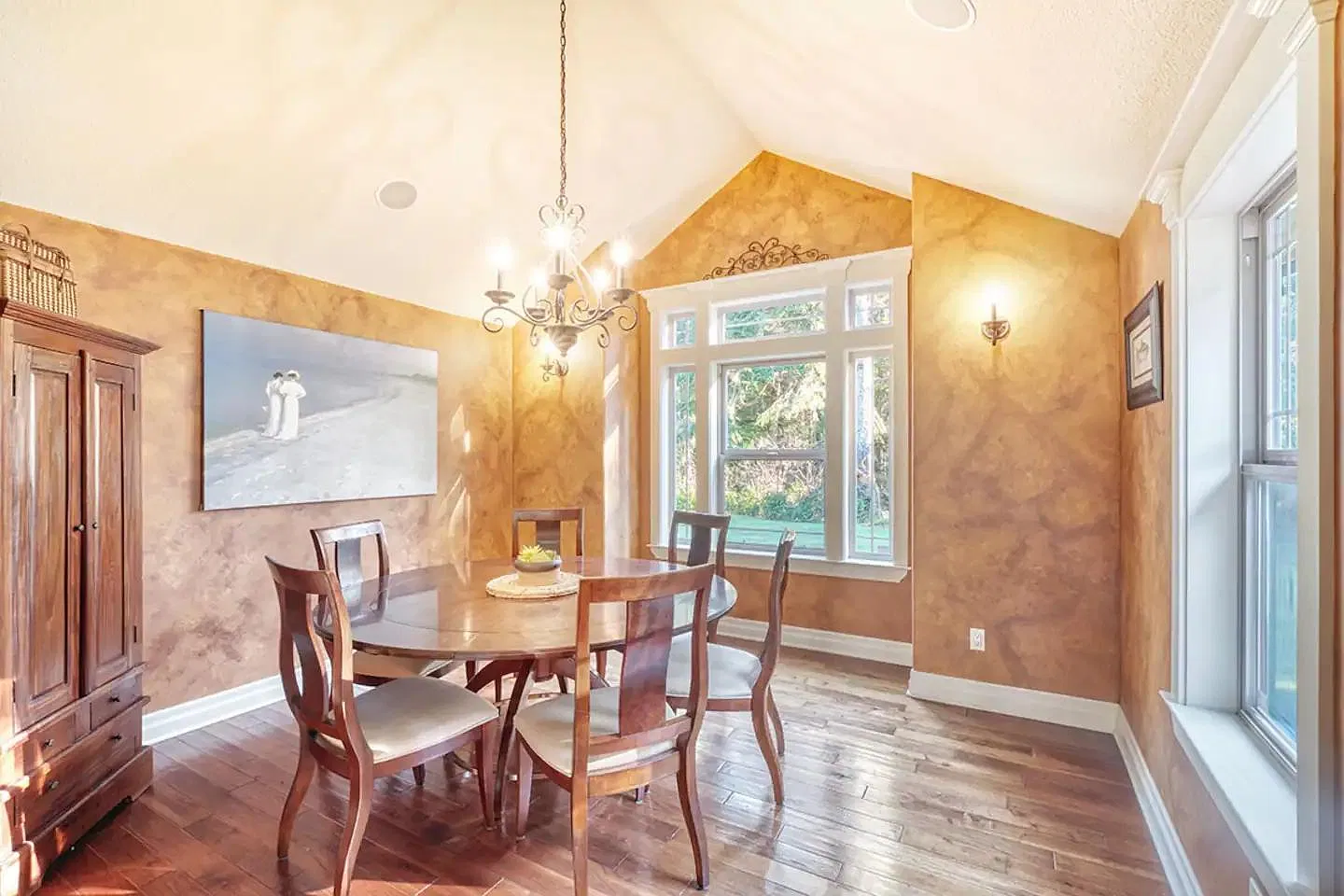 3 bed, 2950 sqft, $4,500 — Photo 1