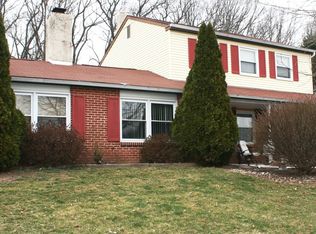 1104 Woodridge Rd, Coatesville, PA 19320