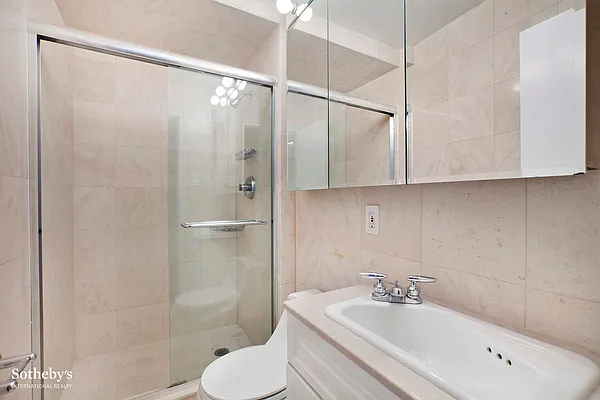 Rented by Sotheby's International Realty | media 25
