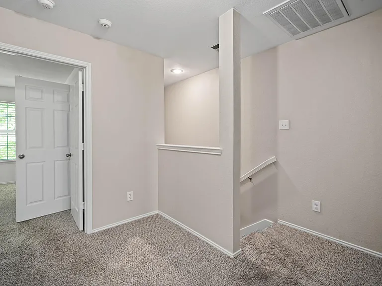 4028 Kyndra Cir — Photo 10