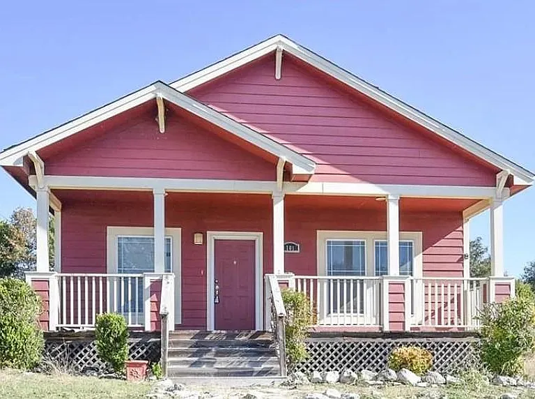 101 Nathan Ln — Photo 1