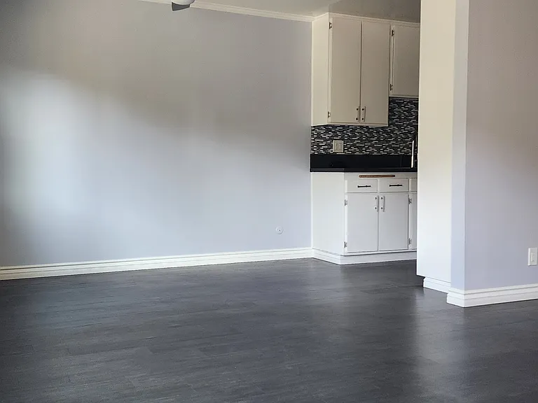 13751 Oxnard St #106 — Photo 1