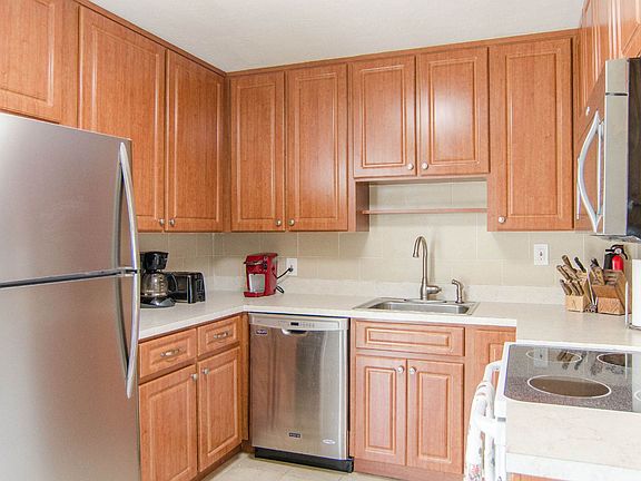 6431 Orchard Dr N Saint-print-009-5-Kitchen-4200x2662-300dpi