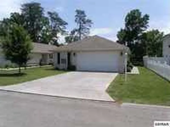 2013 Rivershore Ln, Sevierville, TN 37876