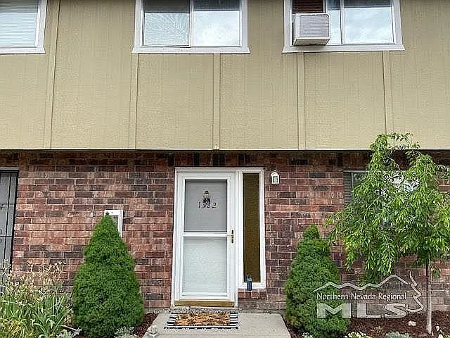 1322 N Green Ct photo 1