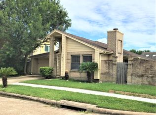 7802 Saintes Cir, Houston, TX 77071