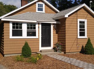 17 Parkwood Dr, Wareham, MA 02571