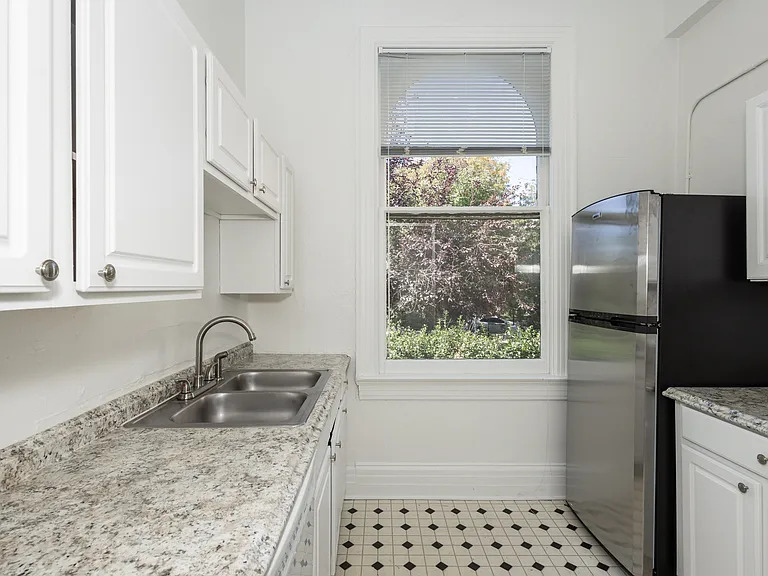 Wolcott Apartments — Photo 3