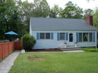 7 Grandview Dr, Danbury, CT 06811