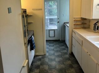 11450 Burnham St, Los Angeles, CA 90049