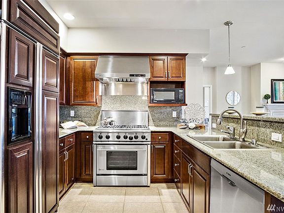 5th image of 11004 NE 11th St 604 #604