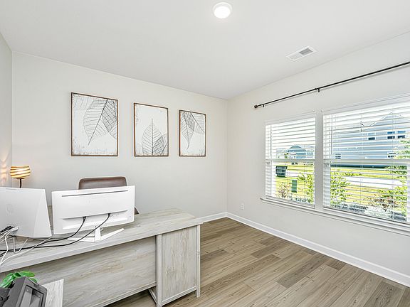 4th image of 119 Lucca Dr
