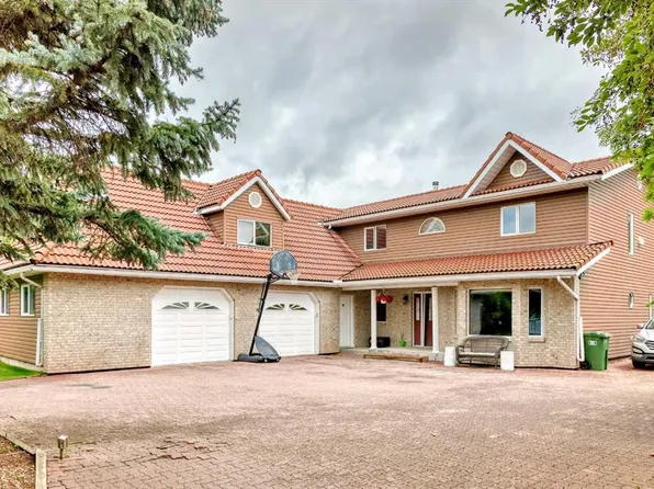 9 E Rustic Rd, Norglenwold, AB T4S 1S5