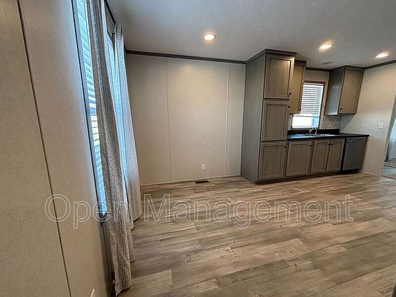 3rd image of 725 S 12th St Lot 223
