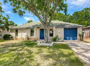 622 S Creek St, Fredericksburg, TX 78624