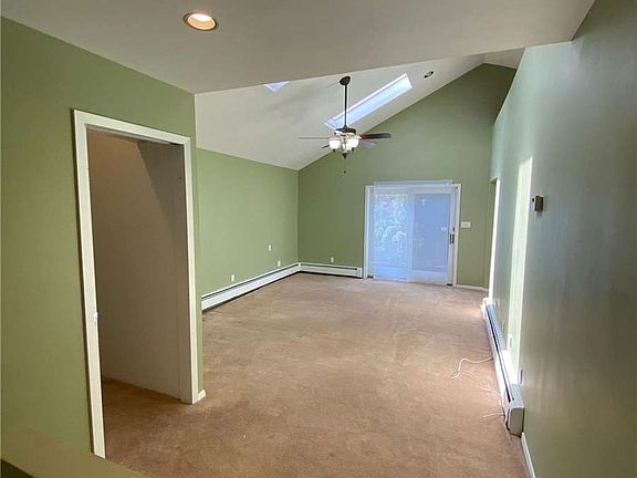 3rd image of 39 Michigan Dr