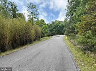 70 Parkside Ct, Berkeley Springs, WV 25411