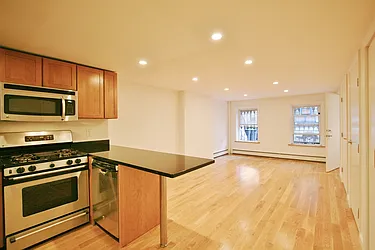 Rented by R New York
