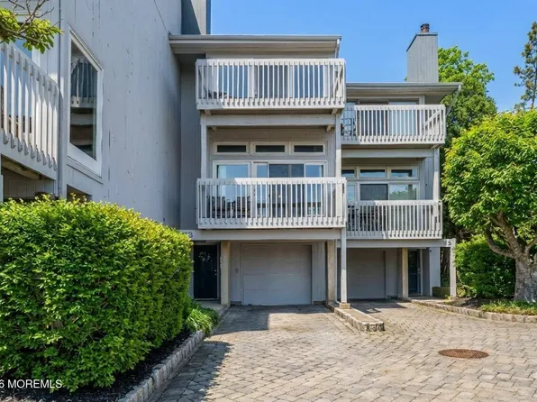 23 E Manor Sq, Highlands, NJ 07732