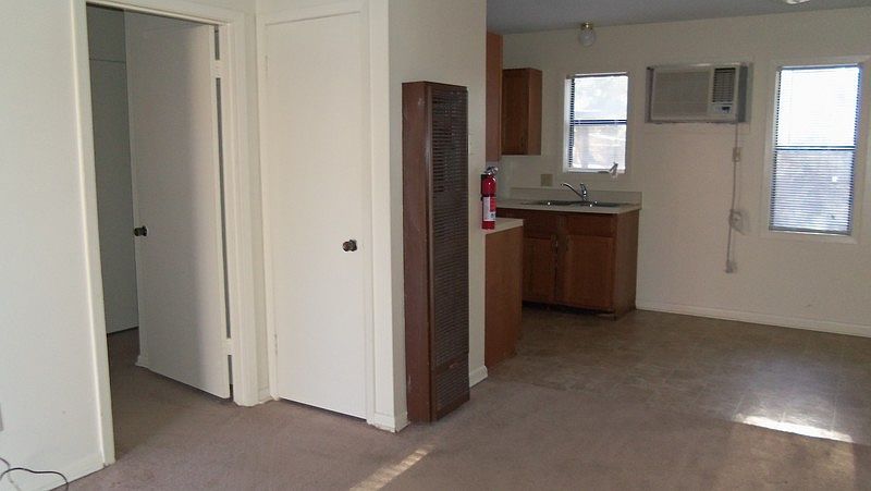 2nd image of 1706 Roosevelt Dr APT 11
