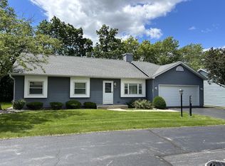 905 Park Cir, Union Grove, WI 53182