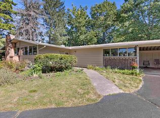 2517 Country Club Ter, Rockford, IL