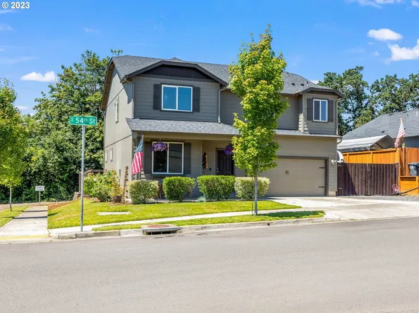 996 S 54th St, Springfield, OR 97478