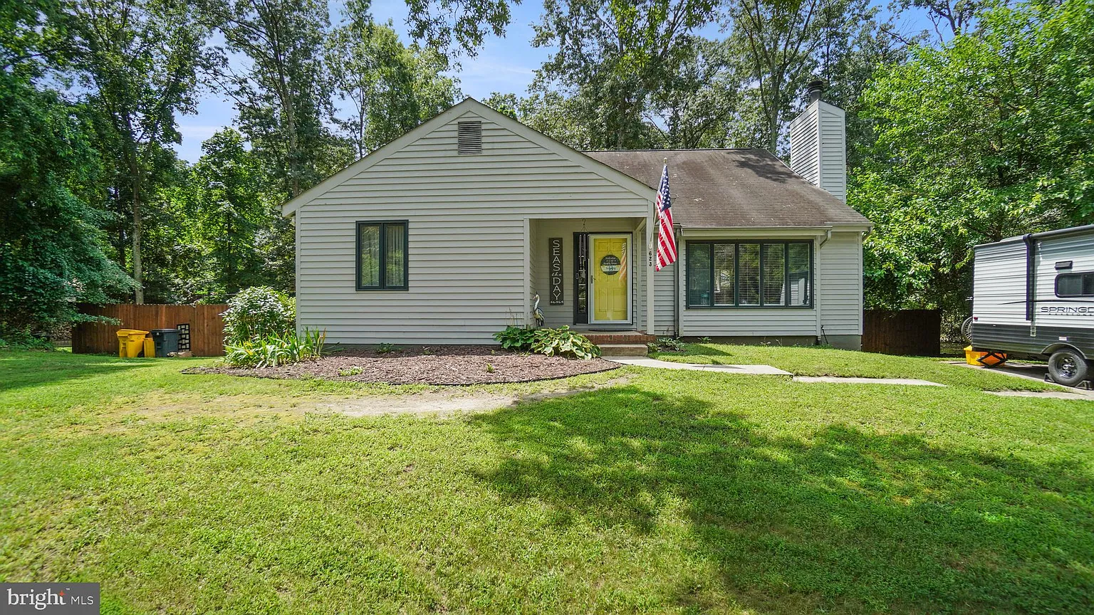 623 Drain Dr photo 1