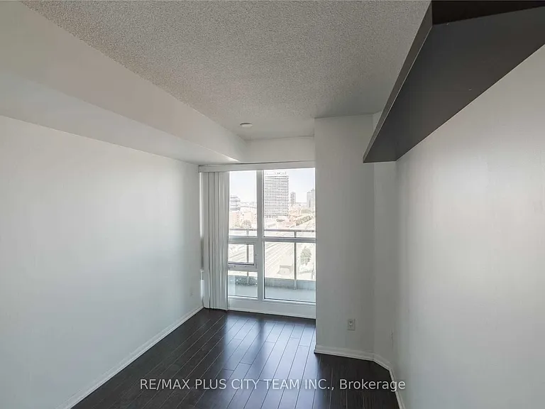 18 Yonge St #1809 — Photo 7