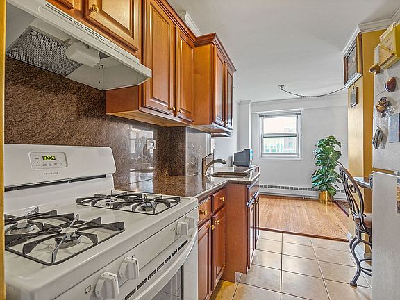 5th image of 122 Ashland Pl APT 14A