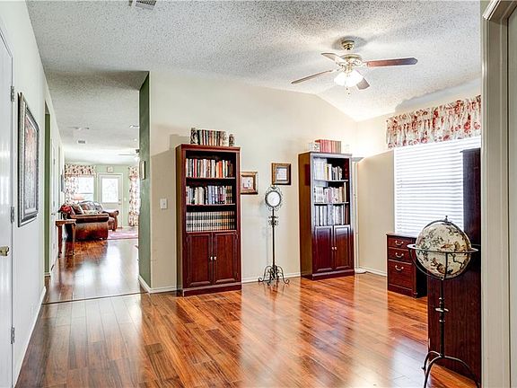 5th image of 3900 Shiraz Dr