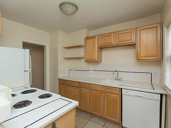 3rd image of 1012 N Duval St