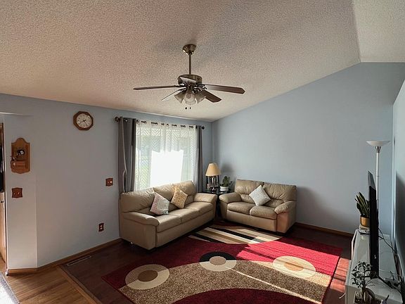 4th image of 13754 Wintergreen St NW