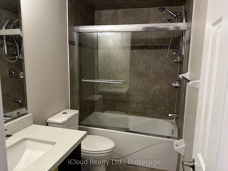 5215 Micmac Cres #LOWER — Photo 8