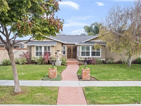 11542 Wallingsford Rd, Los Alamitos, CA 90720