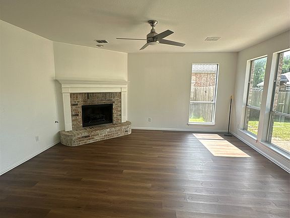 4th image of 5212 Forest Lawn Dr