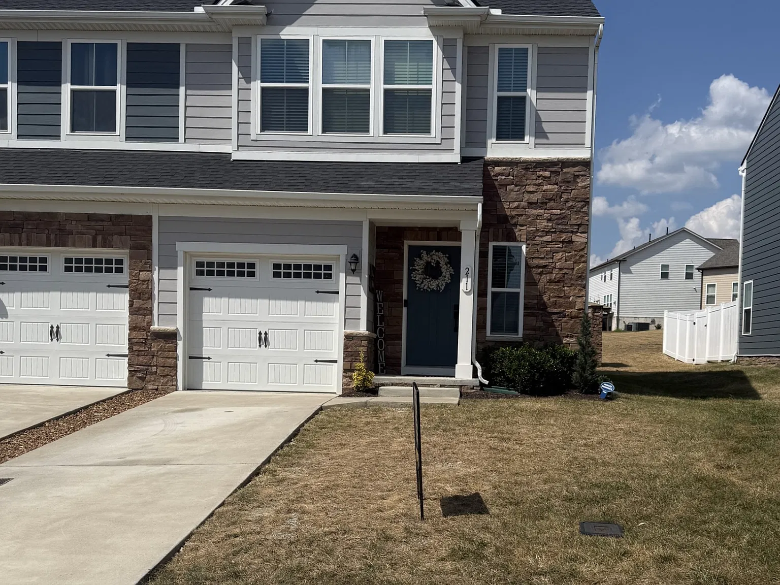 3 bed, 2.5 bath, 1776 sqft, $2,200 — Photo 1
