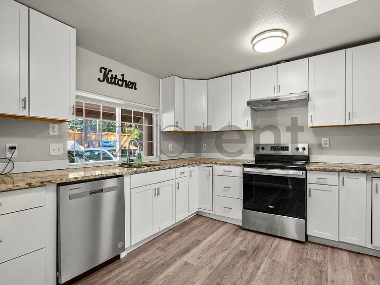 2126 NE 137th St #B — Photo 7