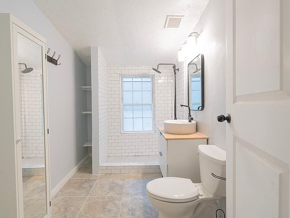 5th image of 793 East Ave Unit A