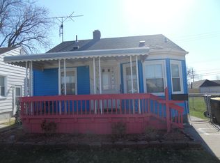 2561 Dickinson St, Trenton, MI 48183