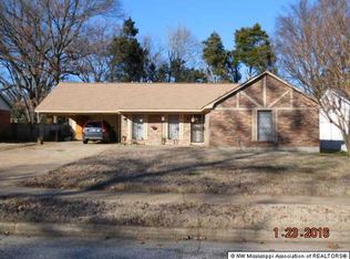 5176 Downs Dr, Memphis, TN 38135