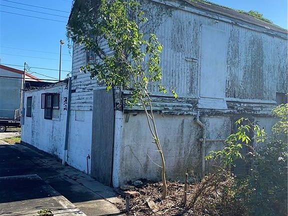 3rd image of 1521 Lafreniere St