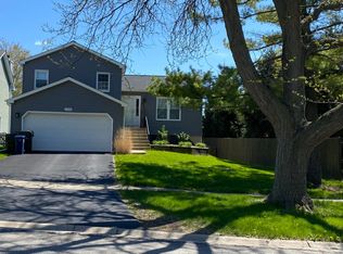 2308 Nottingham Dr, Naperville, IL 60565