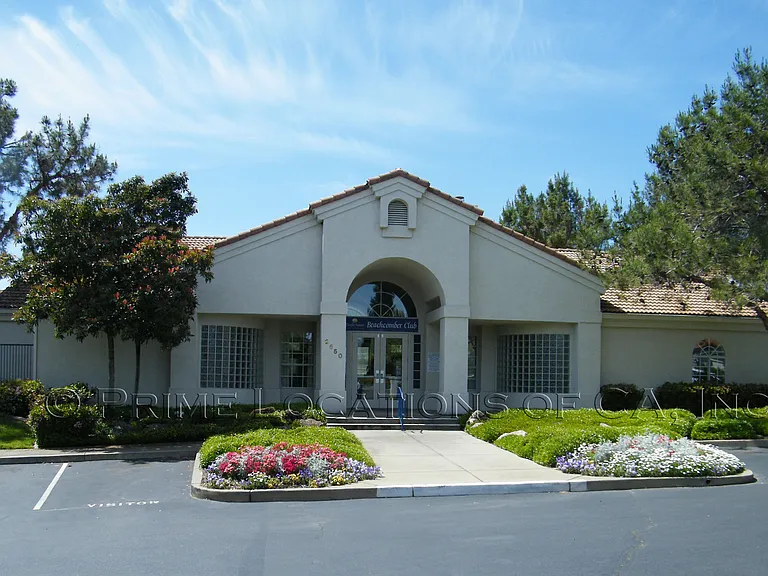 2811 Beachcomber Dr E — Photo 1